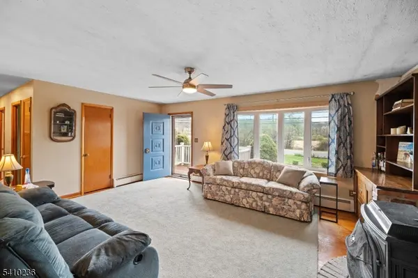 45 Church Rd, Holland Twp., NJ 08848