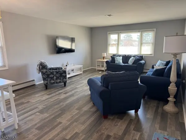 1 Ashcroft Ln, Berkeley Twp., NJ 08757