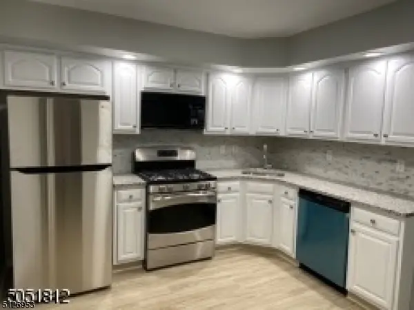 511 Dunn Cir #11, Bridgewater Twp., NJ 08807