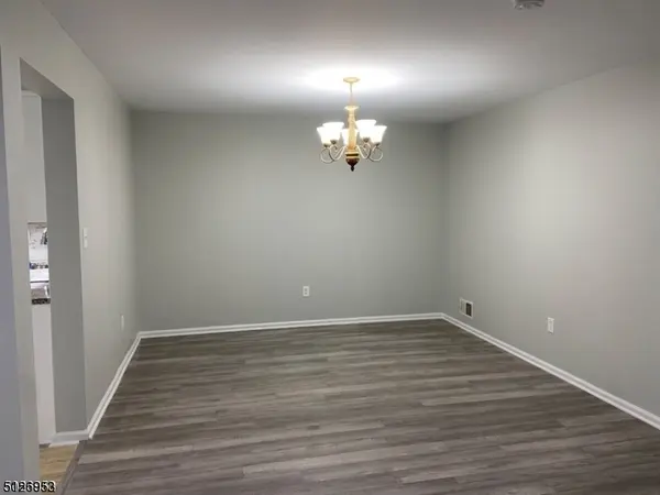 511 Dunn Cir #11, Bridgewater Twp., NJ 08807