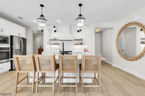 103 Honeysuckle Ln #815, Warren Twp., NJ 07059