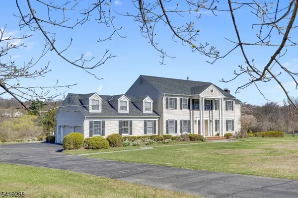 15 Willow Dr, Chester Twp., NJ 07930