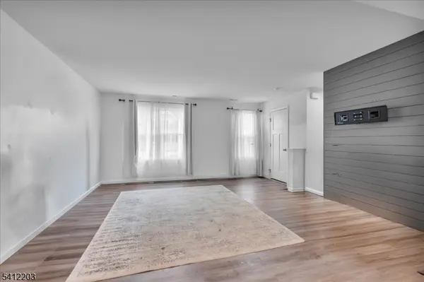 79 Burr St, Monroe Twp., NJ 08094