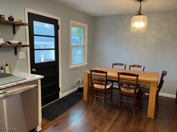 25 Walker Ave, Morristown Town, NJ 07960