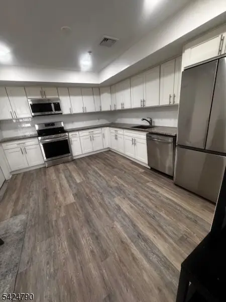 81-83 Hawthorne Ave #3, Newark City, NJ 07112