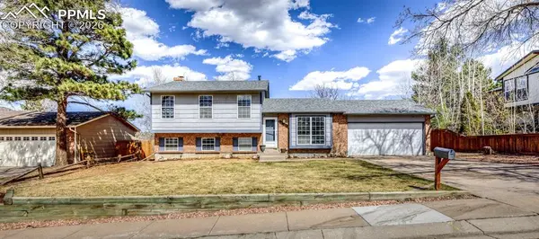 3084 Maverick DR, Colorado Springs, CO 80918