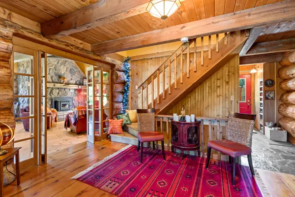 24 Oliver CRES, Collingwood, ON L9Y 3Z1