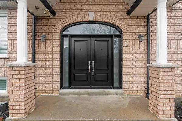 8 Southbury Manor DR, Caledon, ON L7E 1X7