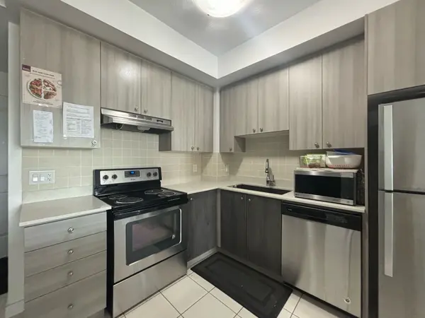 2486 Old Bronte RD #518, Oakville, ON L6M 4J2