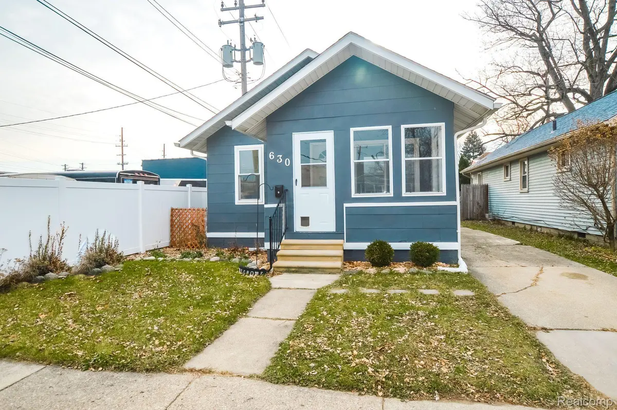 630 Ardmore DR, Ferndale, MI 48220