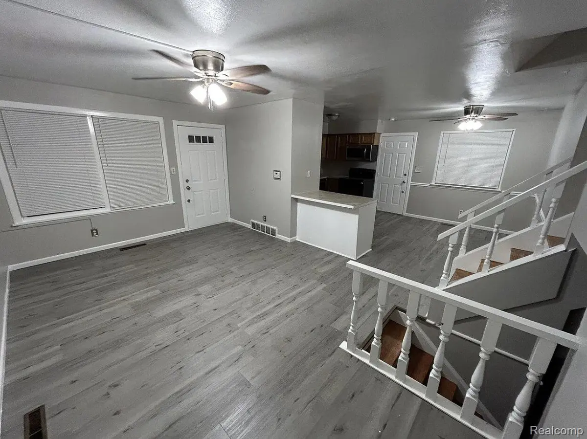 5825 Branch RD, Flint, MI 48506