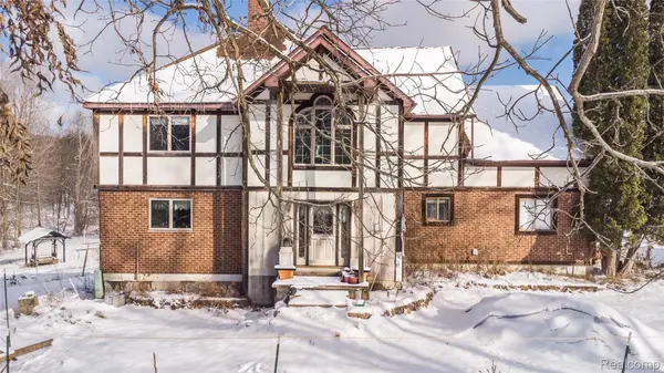 1191 Gage RD, Holly Village, MI 48442