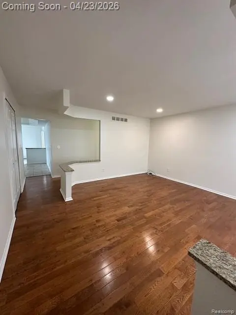 35626 Marina DR, Sterling Heights, MI 48312