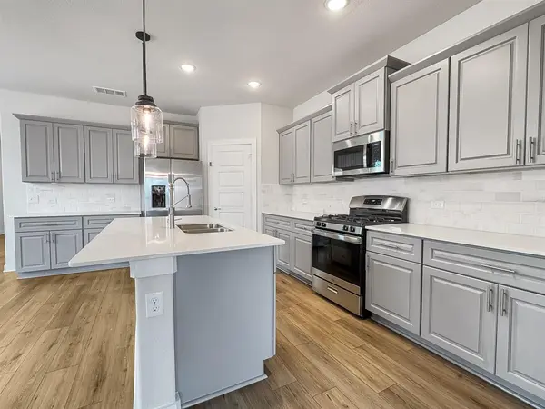 413 Vawter Drive, Van Alstyne, TX 75495