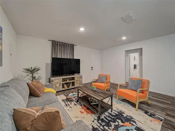 921 W 9th Street, Bonham, TX 75418