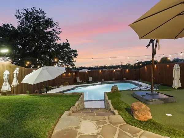 3109 Emerald Street, Bedford, TX 76021