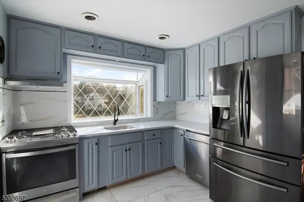 301 Riverview Rd, Pompton Lakes Boro, NJ 07442