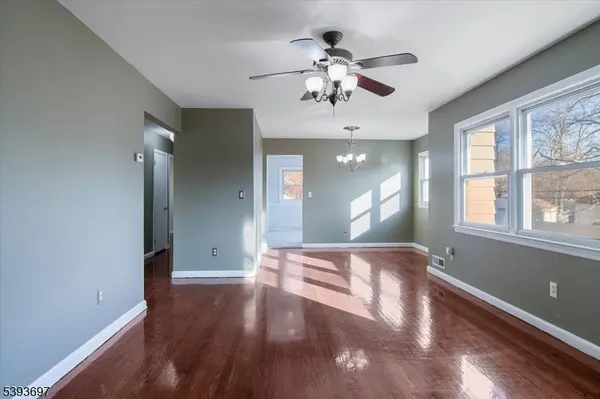 301 Riverview Rd, Pompton Lakes Boro, NJ 07442