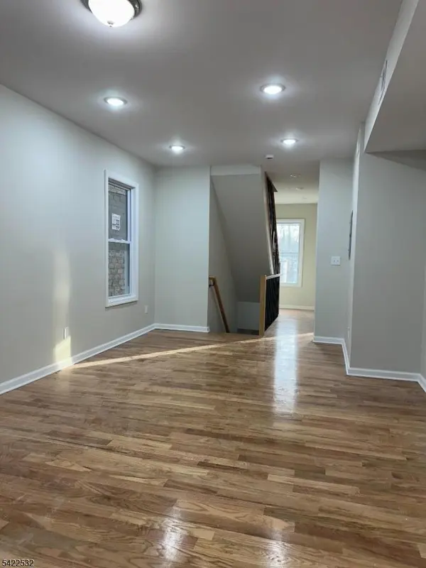 68 Arch St, Paterson City, NJ 07522