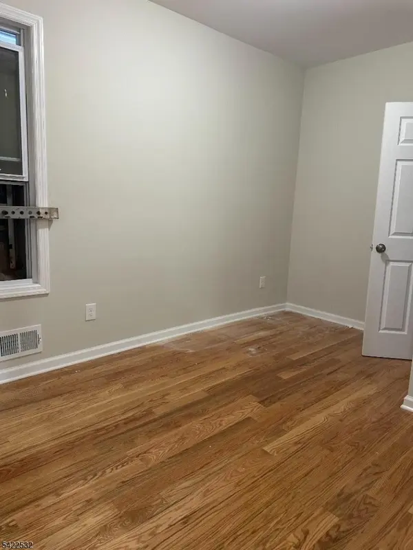 68 Arch St, Paterson City, NJ 07522