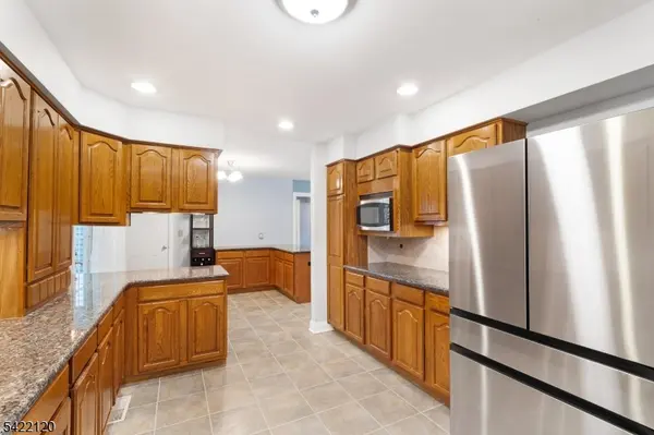 1 W Circuit Dr, Roxbury Twp., NJ 07876