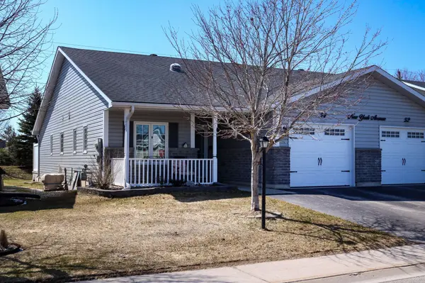 54 New York AVE, Wasaga Beach, ON L9Z 3A8