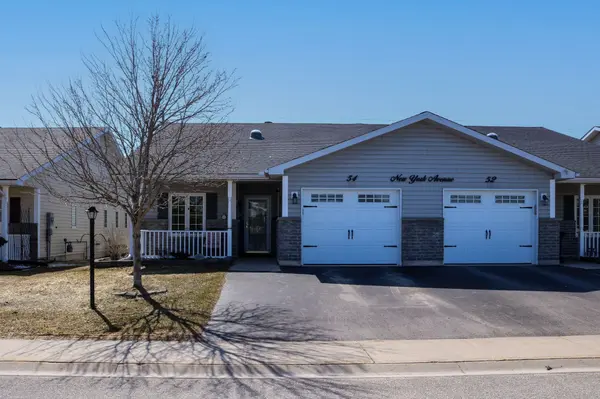 54 New York AVE, Wasaga Beach, ON L9Z 3A8
