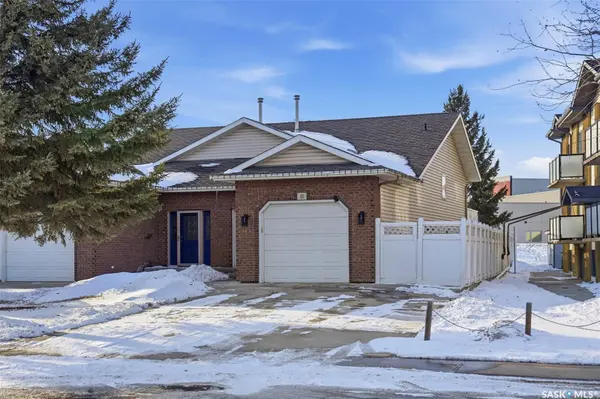 11 COLUMBIA DRIVE, Saskatoon, SK S7K 1E3