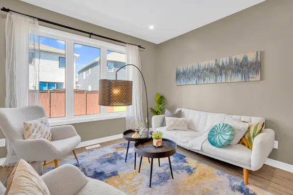 215 Merak WAY, Barrhaven, ON K2J 6N7