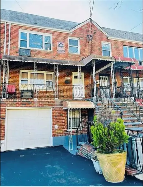 2072 East 68th ST, Brooklyn, NY 11234