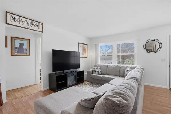 203 E Penn St, Williamsburg, IA 52361