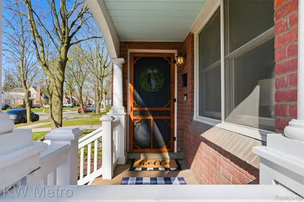 1936 Dorothea RD, Berkley, MI 48072