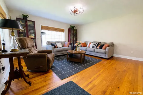 909 Williams ST, Fenton, MI 48430