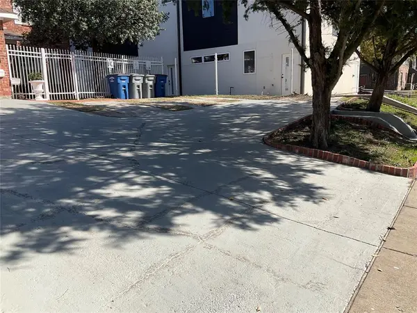 2206 N Carroll Avenue, Dallas, TX 75204