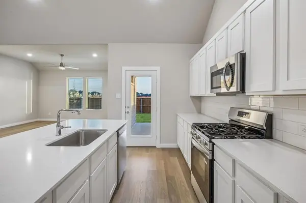 492 Blackwater Trail, Waxahachie, TX 75165