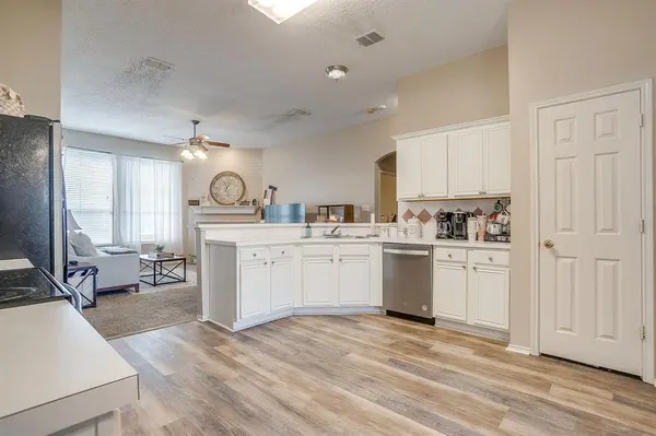 8136 Zion Trail, Fort Worth, TX 76137