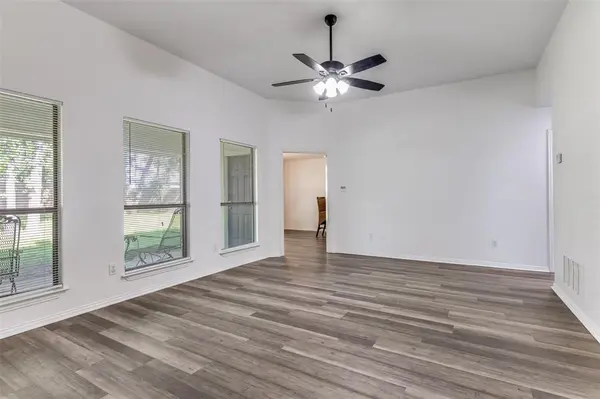 741 Oak Park Drive, Azle, TX 76020