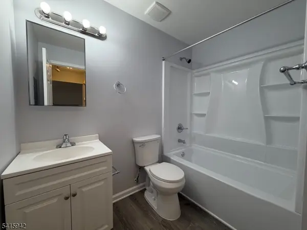 6 Nashville Ct, Tinton Falls Boro, NJ 07712