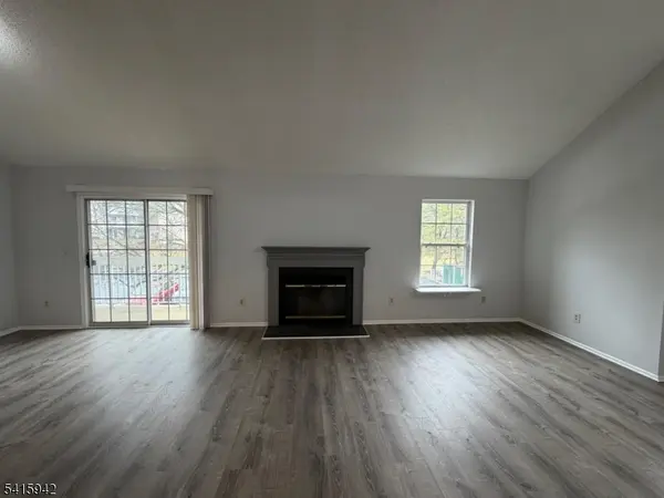 6 Nashville Ct, Tinton Falls Boro, NJ 07712