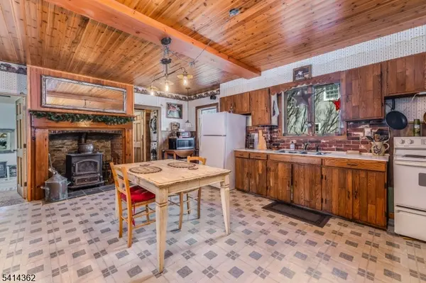 243 County Road 627, Pohatcong Twp., NJ 08848