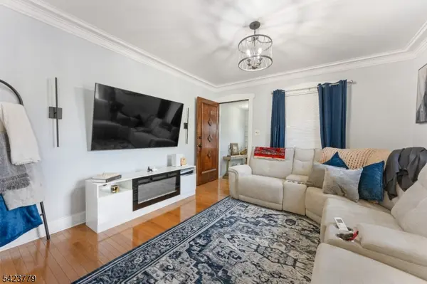 191 E 9Th St, Clifton City, NJ 07011