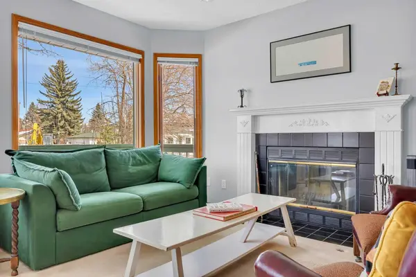 527 25 AVE NE, Calgary, AB T2E 1Y6