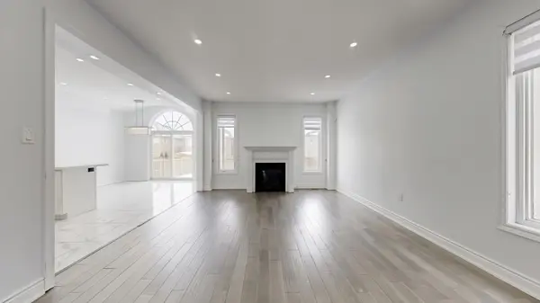 62 Heritage ST, Bradford West Gwillimbury, ON L3Z 0X4