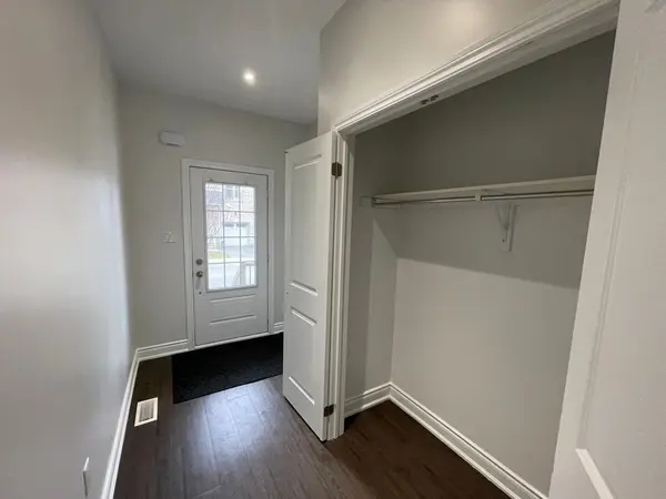 40 Megan CRES ##03, Barrie, ON L4N 2E8