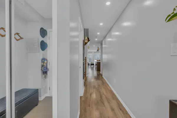 22 Hoover RD, Brampton, ON L7A 4L2