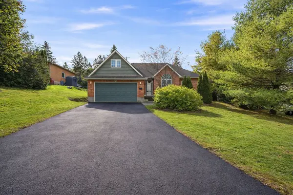 32 Dickinson CT,  Centre Wellington,  ON N0B 1S0