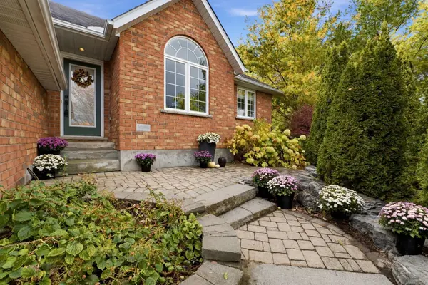 32 Dickinson CT, Centre Wellington, ON N0B 1S0