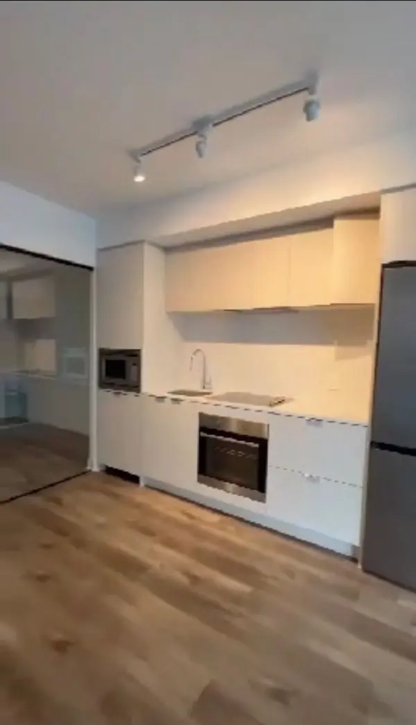 1 Jarvis ST #1019, Hamilton, ON L8R 3J2