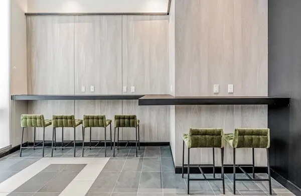 1 Jarvis ST #1019, Hamilton, ON L8R 3J2