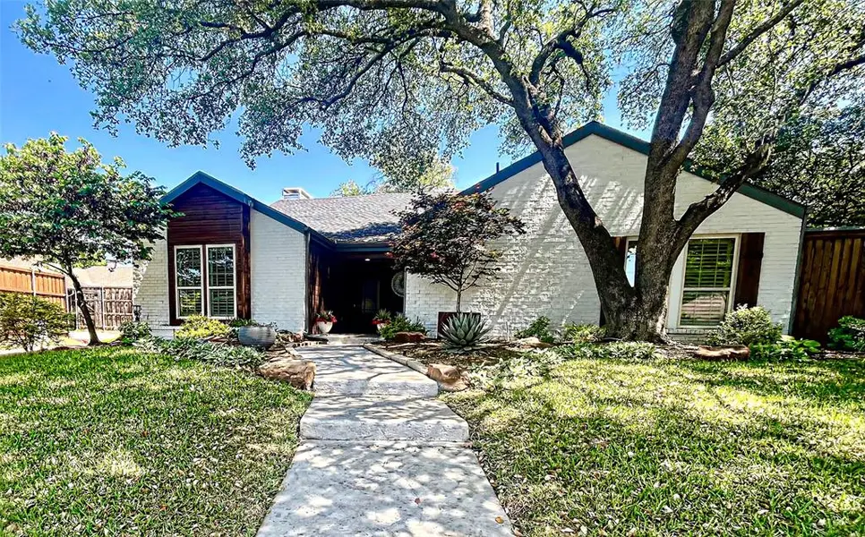 17216 Ikel Drive, Dallas, TX 75248